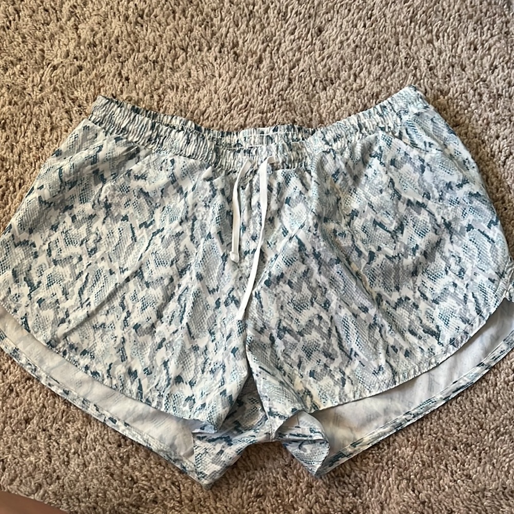 Old Navy Active Mid-Rise in Medium